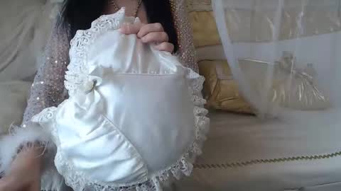 Lilu online show from 10.13.25