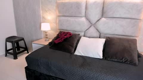 Lola Sweet online show from 01.12.25