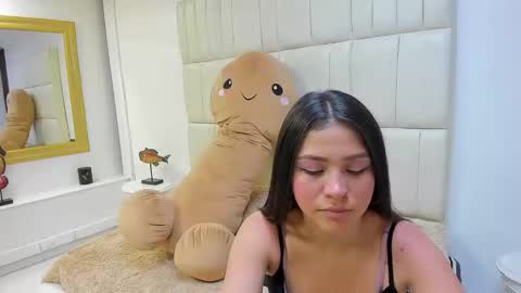 Lola  online show from 11.23.25