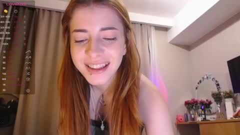 Snapshot of lola_dinky chatting on 03.03.25 Lola online show from 03.03.25