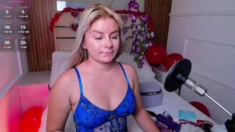Snapshot of lolaangellx chatting on 02.14.25 Lola Angel online show from 02.14.25