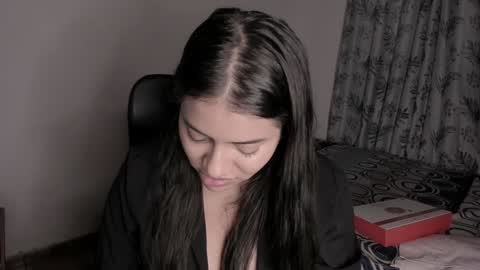 Snapshot of lolaasmith_21 chatting on 01.11.25 lolaasmith_21 online show from 01.11.25