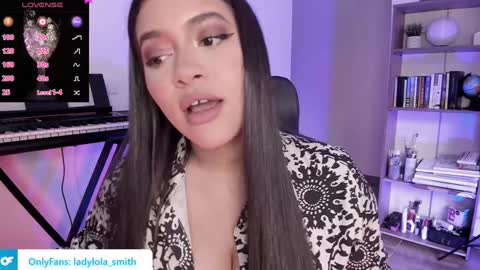 Snapshot of lolaasmith_21 chatting on 01.24.25 lolaasmith_21 online show from 01.24.25