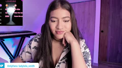 Snapshot of lolaasmith_21 chatting on 01.28.25 lolaasmith_21 online show from 01.28.25
