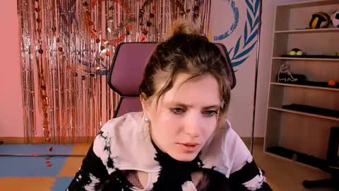 Snapshot of lolaasmus chatting on 02.27.25 I consider myself the god Loki but life just calls me LOL online show from 02.27.25