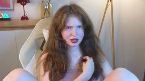 Snapshot of lolly_pump chatting on 10.11.25 Mona online show from 10.11.25