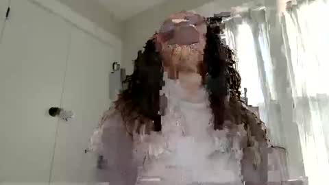 Snapshot of lolo_baby_ chatting on 10.27.25 Lolo online show from 10.27.25