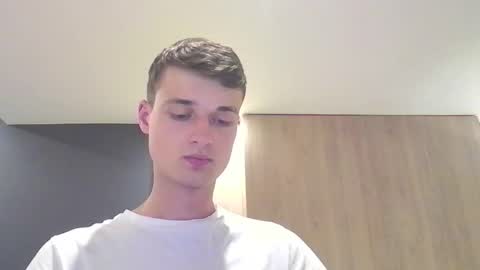 Snapshot of london_tomy chatting on 09.25.25 london_tomy online show from 09.25.25