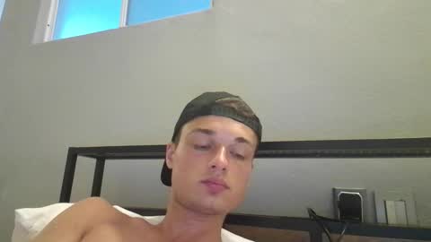 Snapshot of london_tomy chatting on 11.25.25 london_tomy online show from 11.25.25