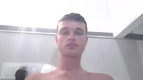 Snapshot of london_tomy chatting on 12.03.25 london_tomy online show from 12.03.25