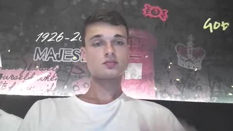 Snapshot of london_tomy chatting on 12.04.25 london_tomy online show from 12.04.25