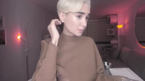 Snapshot of lonelly_lolly98 chatting on 02.10.25 SABRINA online show from 02.10.25