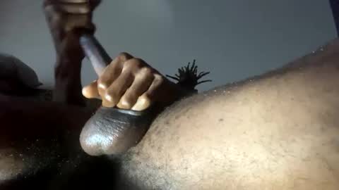 Snapshot of longdsmeag chatting on 01.01.25 longdsmeag online show from 01.01.25