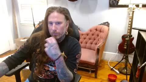 Snapshot of longhair021 chatting on 10.26.25 longhair online show from 10.26.25