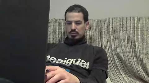 Snapshot of longnight5 chatting on 01.28.25 Alejandro Rulitos Twitter longnight55 Intagram 5longnight5 online show from 01.28.25