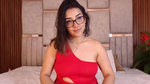 Snapshot of lorein_dim chatting on 10.10.25 Lorein online show from 10.10.25