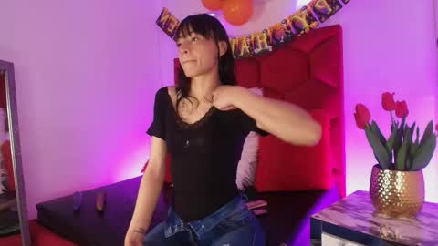 Snapshot of loreley_novoa chatting on 10.13.25 LORELI online show from 10.13.25