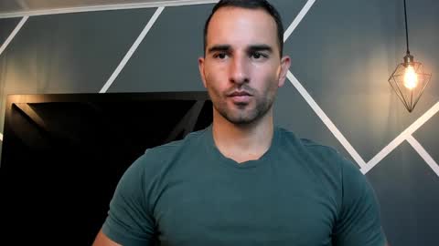  L O R E N Z O  Thumbs Up help  online show from 01.20.25