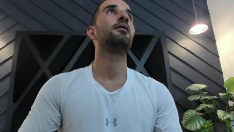  L O R E N Z O  Thumbs Up help  online show from 02.06.25