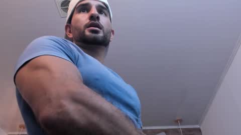  L O R E N Z O  Thumbs Up help  online show from 03.08.25