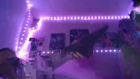 loreyy_ online show from 03.02.25