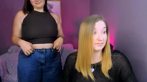 Snapshot of lorraine_carter chatting on 09.15.25 Lora for u online show from 09.15.25