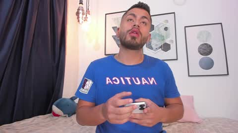 Snapshot of los_juanes chatting on 12.25.24 JUAN  JUAN online show from 12.25.24