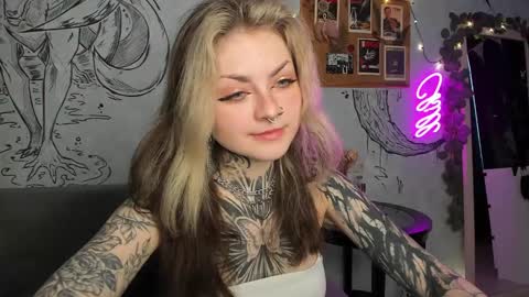 Snapshot of lostallice chatting on 01.16.25 lostallice online show from 01.16.25