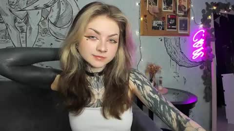 Snapshot of lostallice chatting on 03.11.25 lostallice online show from 03.11.25