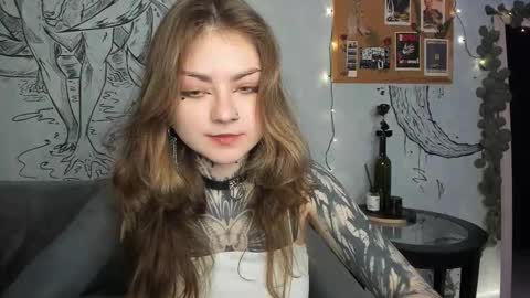 Snapshot of lostallice chatting on 10.31.25 lostallice online show from 10.31.25