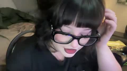 Snapshot of lottiepoppie chatting on 12.20.24 Lottiepoppie online show from 12.20.24
