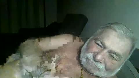 Snapshot of louis_chokdee chatting on 12.23.24 louis_chokdee online show from 12.23.24