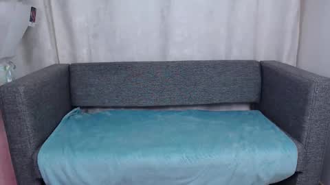 love bella  online show from 11.10.25