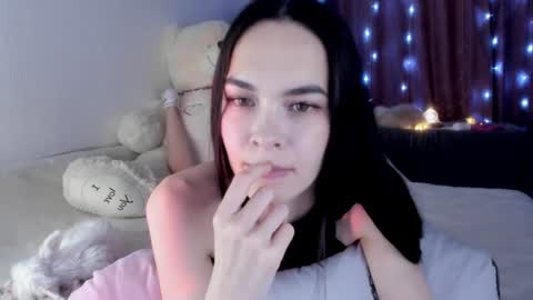 Snapshot of love_coin chatting on 01.11.25 Love is name - I want to be your hobby General of hearts troops online show from 01.11.25