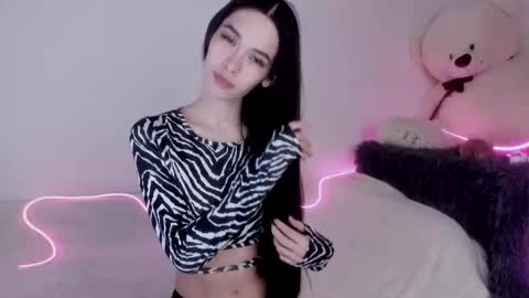 Snapshot of love_coin chatting on 03.03.25 Love is name - I want to be your hobby General of hearts troops online show from 03.03.25