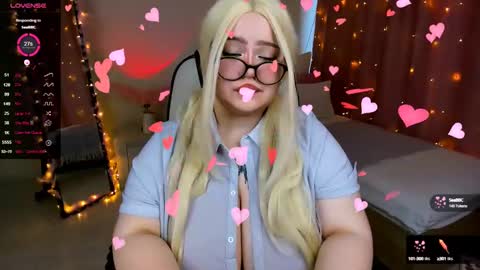 Snapshot of love_insidee chatting on 02.26.25 Sailor online show from 02.26.25