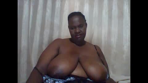 Snapshot of lovebigmelon chatting on 02.23.25 Lynn online show from 02.23.25