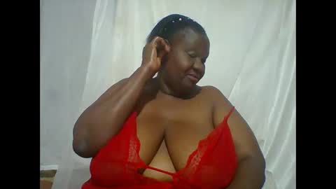 Snapshot of lovebigmelon chatting on 10.04.25 Lynn online show from 10.04.25