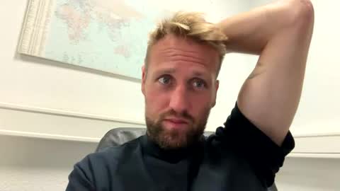 Snapshot of lovefuesse chatting on 09.11.25 lovefuesse online show from 09.11.25