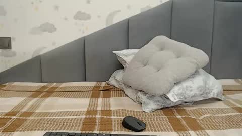 lovellykitty online show from 10.14.25