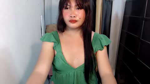 Snapshot of lovely_carmen_intown chatting on 09.20.25 lovely_carmen_intown online show from 09.20.25