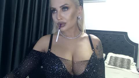 Snapshot of lovelyblondyxxx chatting on 12.07.24 PrAllinXXXa online show from 12.07.24