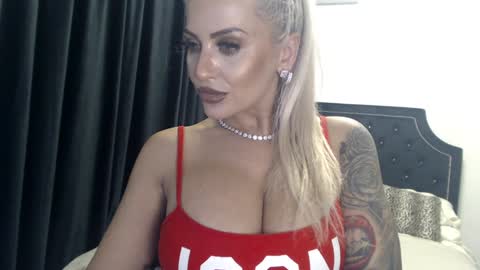 Snapshot of lovelyblondyxxx chatting on 12.09.24 PrAllinXXXa online show from 12.09.24