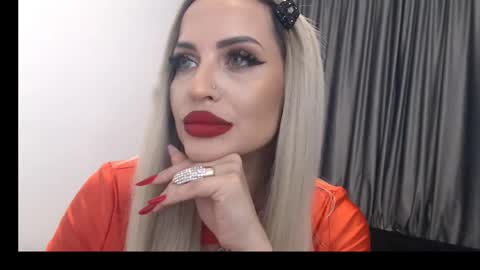 Snapshot of lovelyblondyxxx chatting on 02.14.25 PrAllinXXXa online show from 02.14.25