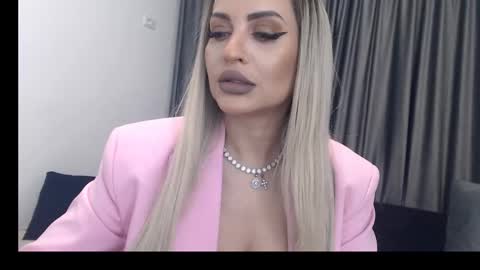 Snapshot of lovelyblondyxxx chatting on 02.16.25 PrAllinXXXa online show from 02.16.25