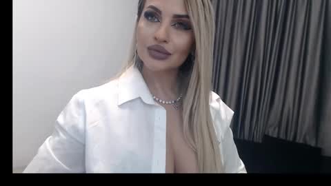 Snapshot of lovelyblondyxxx chatting on 02.20.25 PrAllinXXXa online show from 02.20.25