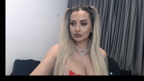 Snapshot of lovelyblondyxxx chatting on 02.23.25 PrAllinXXXa online show from 02.23.25