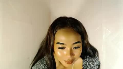 Snapshot of lovelykayleexx chatting on 12.13.24 ara online show from 12.13.24
