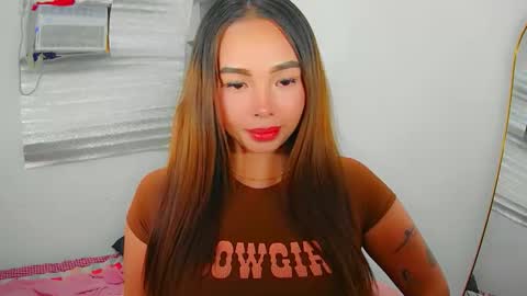 Snapshot of lovelykayleexx chatting on 09.24.25 ara online show from 09.24.25