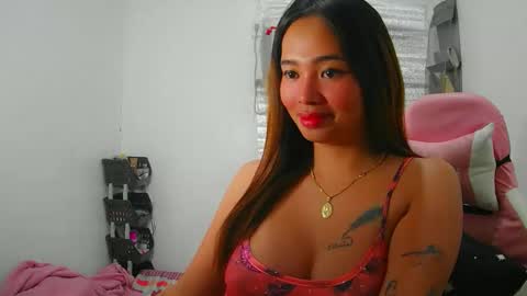Snapshot of lovelykayleexx chatting on 09.24.25 ara online show from 09.24.25